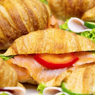 BOX mini croissant s uzeným lososem 16ks vedlejší obrázek