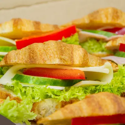 BOX minicroissant, 8x šunka, 8x sýr vedlejší obrázek