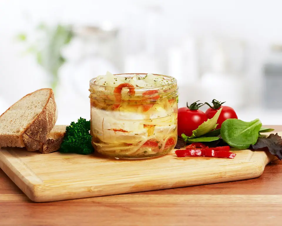 Nakládaný camembert 660g (3ks, ve skle) - Master