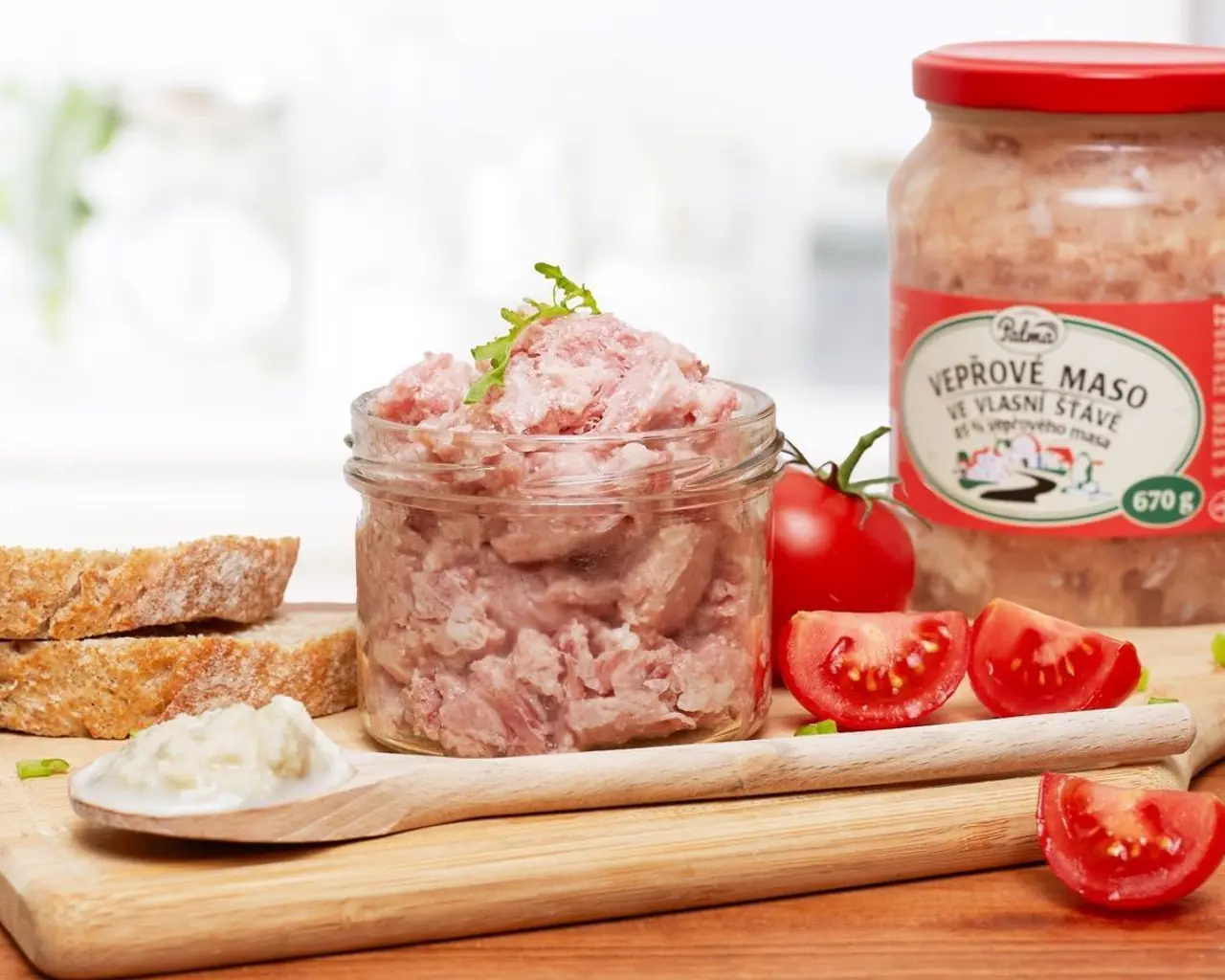 Vepřové maso ve vlastní šťávě 670g - Master